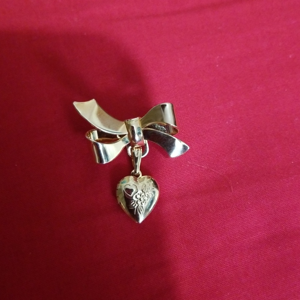 Heart Pin - Picture 3 of 4